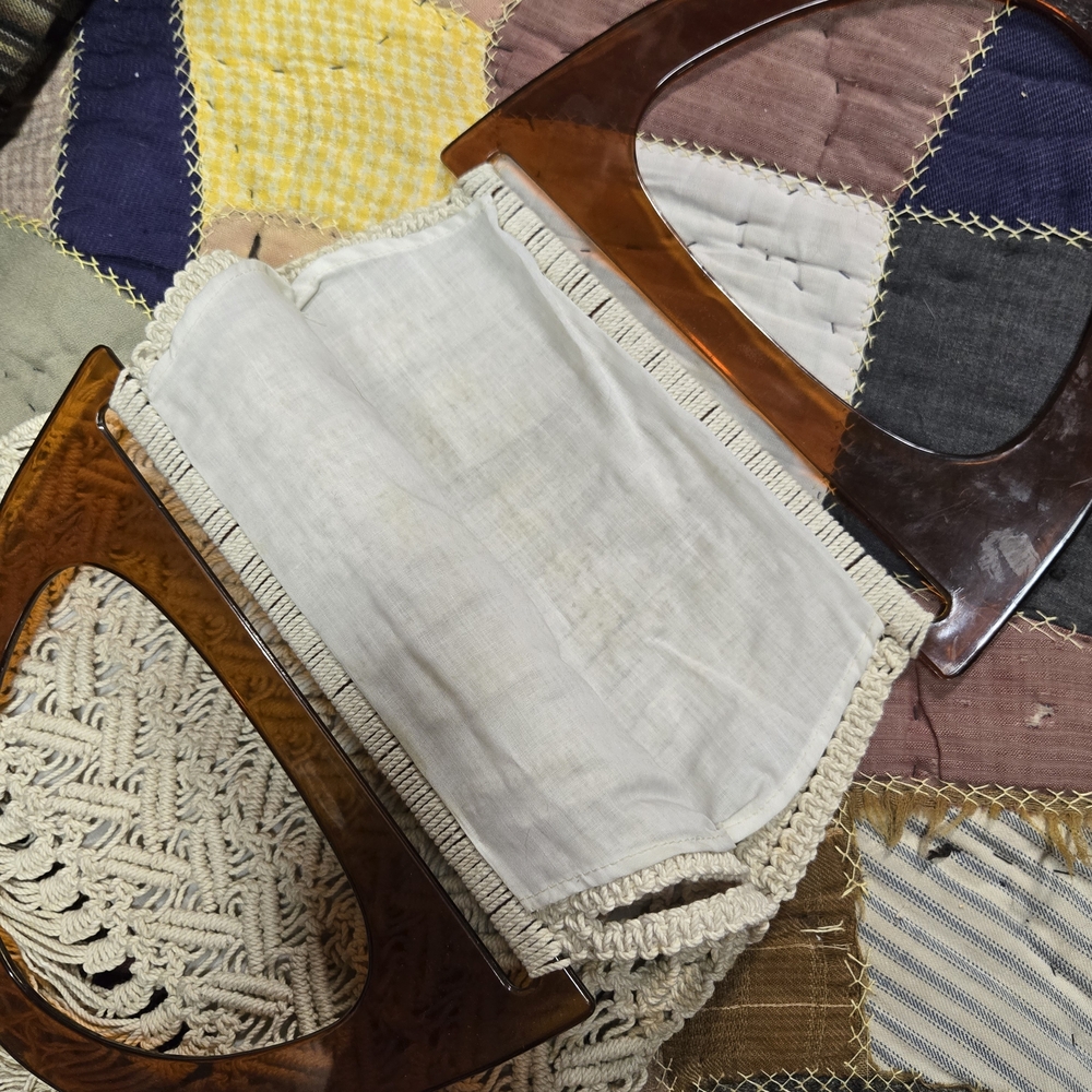 Vintage Handcrafted Cream Macramé Bag With Acrylic Handles - Picture 5 of 8